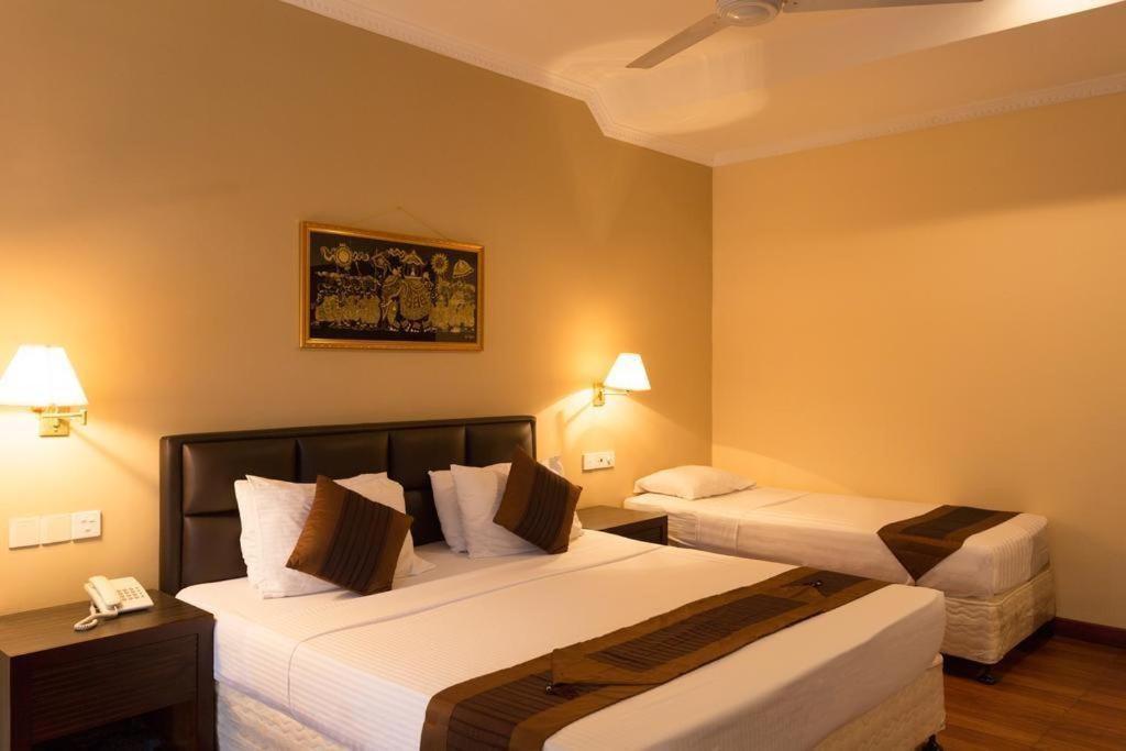 Devon Hotel Kandy Extérieur photo